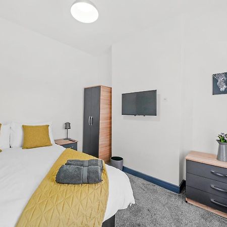 Modern Equipped 4 Bedroom House In Central Stoke-Free Parking 外观 照片