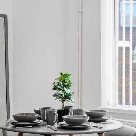 Modern Equipped 4 Bedroom House In Central Stoke-Free Parking 外观 照片