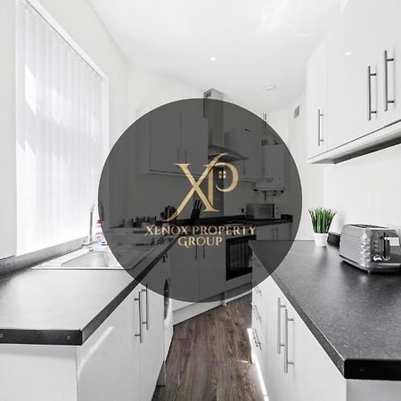 Modern Equipped 4 Bedroom House In Central Stoke-Free Parking 外观 照片