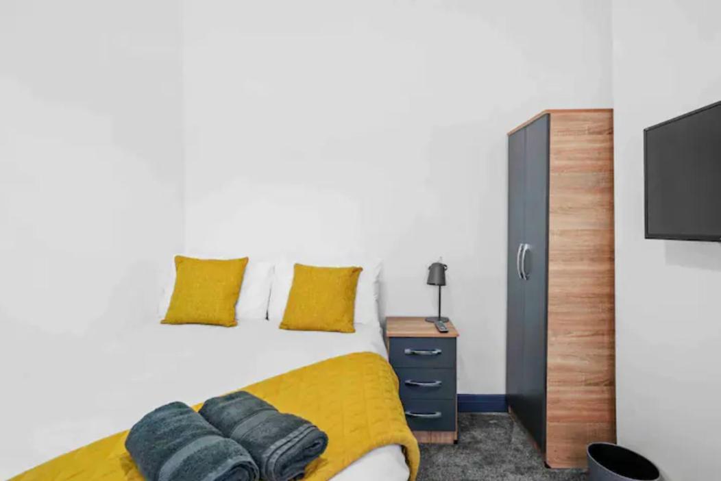 Modern Equipped 4 Bedroom House In Central Stoke-Free Parking 外观 照片
