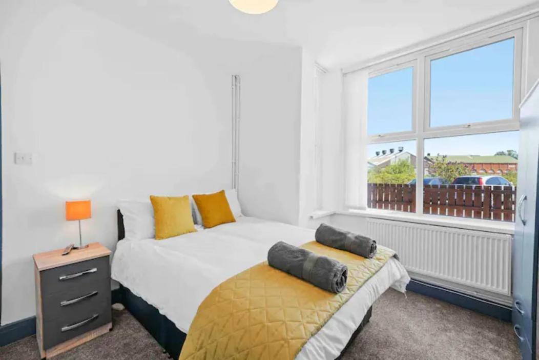 Modern Equipped 4 Bedroom House In Central Stoke-Free Parking 外观 照片